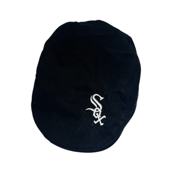 Chicago White Sox Black Flat Cap with Vivid Green Shamrock Embroidery. - Picture 1 of 7